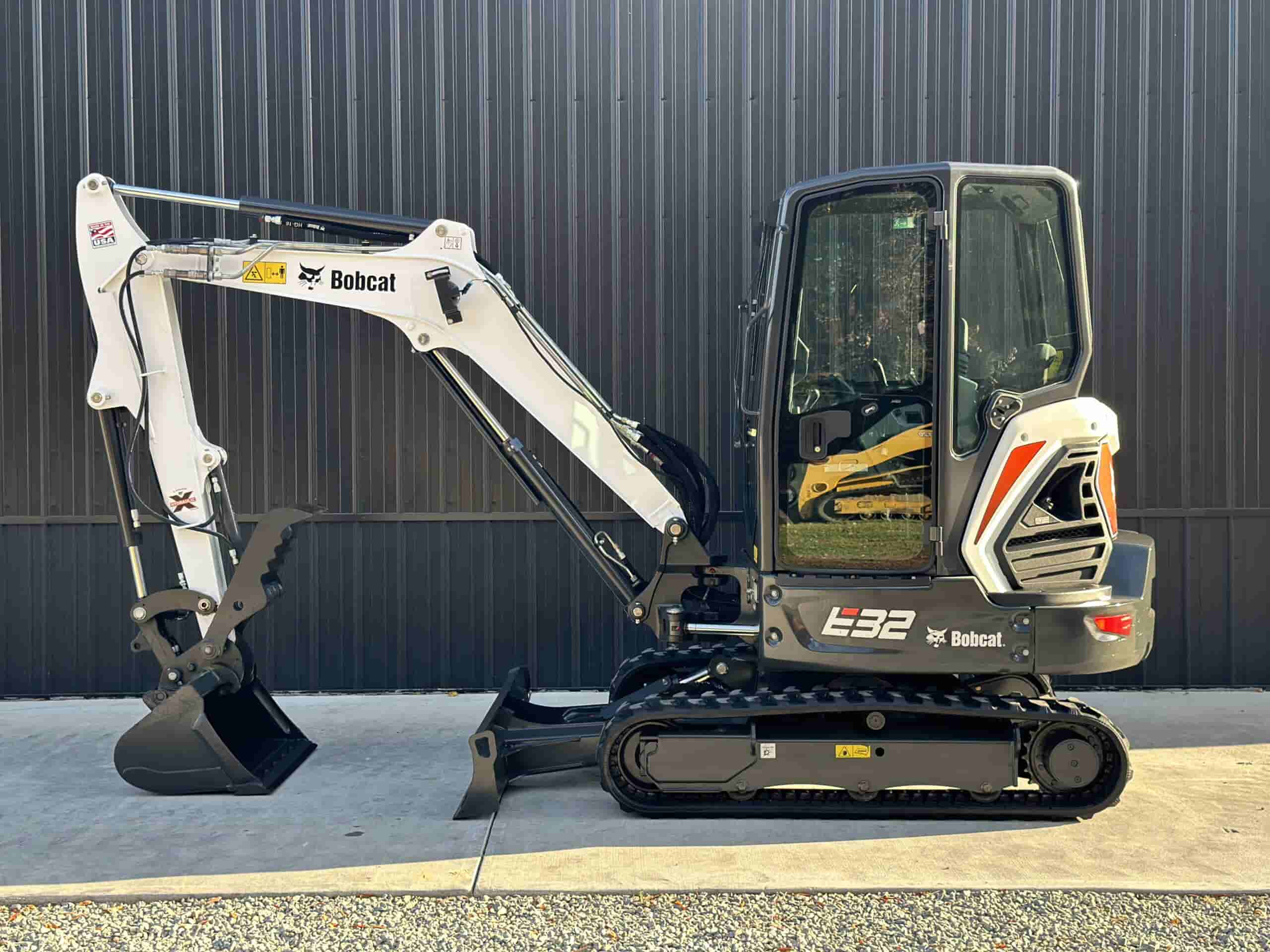 2020 BOBCAT E32i
